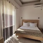 Josana Πανσιόν