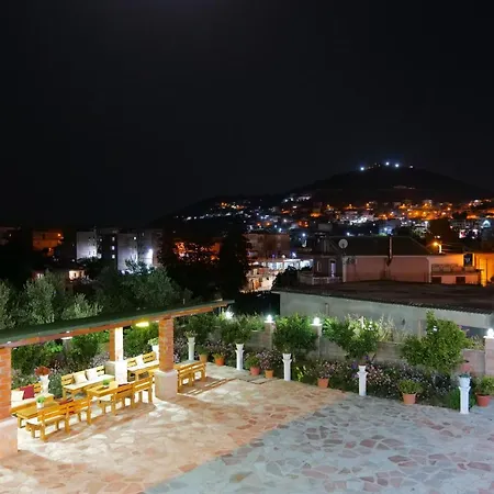 Josana Guest house *