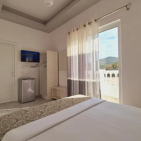 Josana Guest house *
