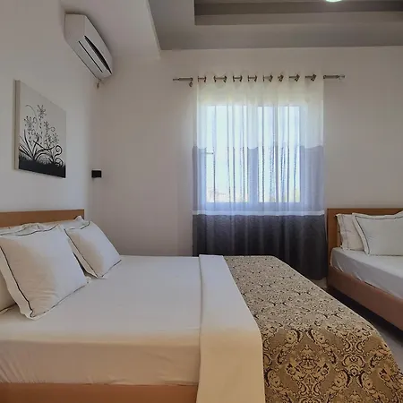 Josana 3* Saranda