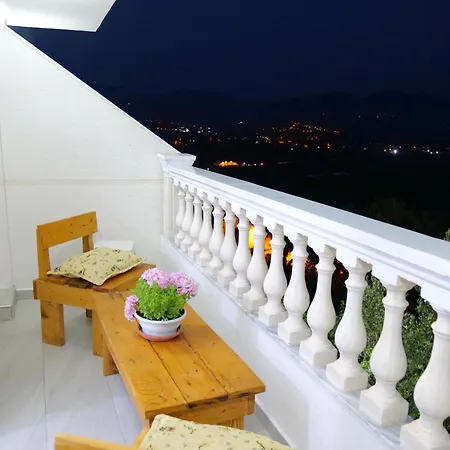 Josana Guest house Sarande